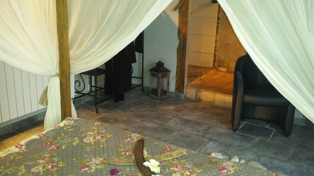 Chambres D Hotes ,Hotel ,Secret D'Une Nuit A Vicq Pres De Onnaing,Avec Piscine 部屋 写真