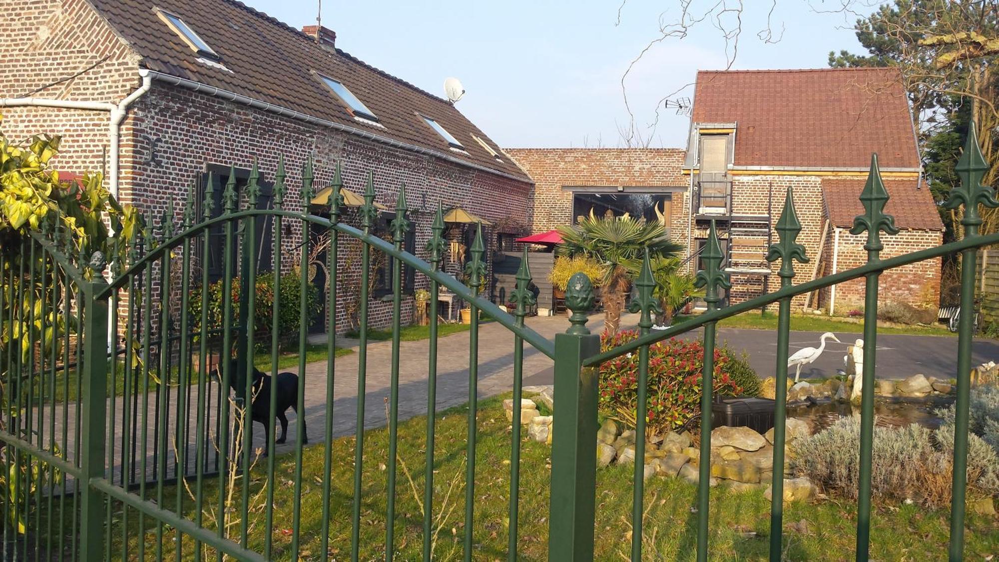 Chambres D Hotes ,Hotel ,Secret D'Une Nuit A Vicq Pres De Onnaing,Avec Piscine エクステリア 写真