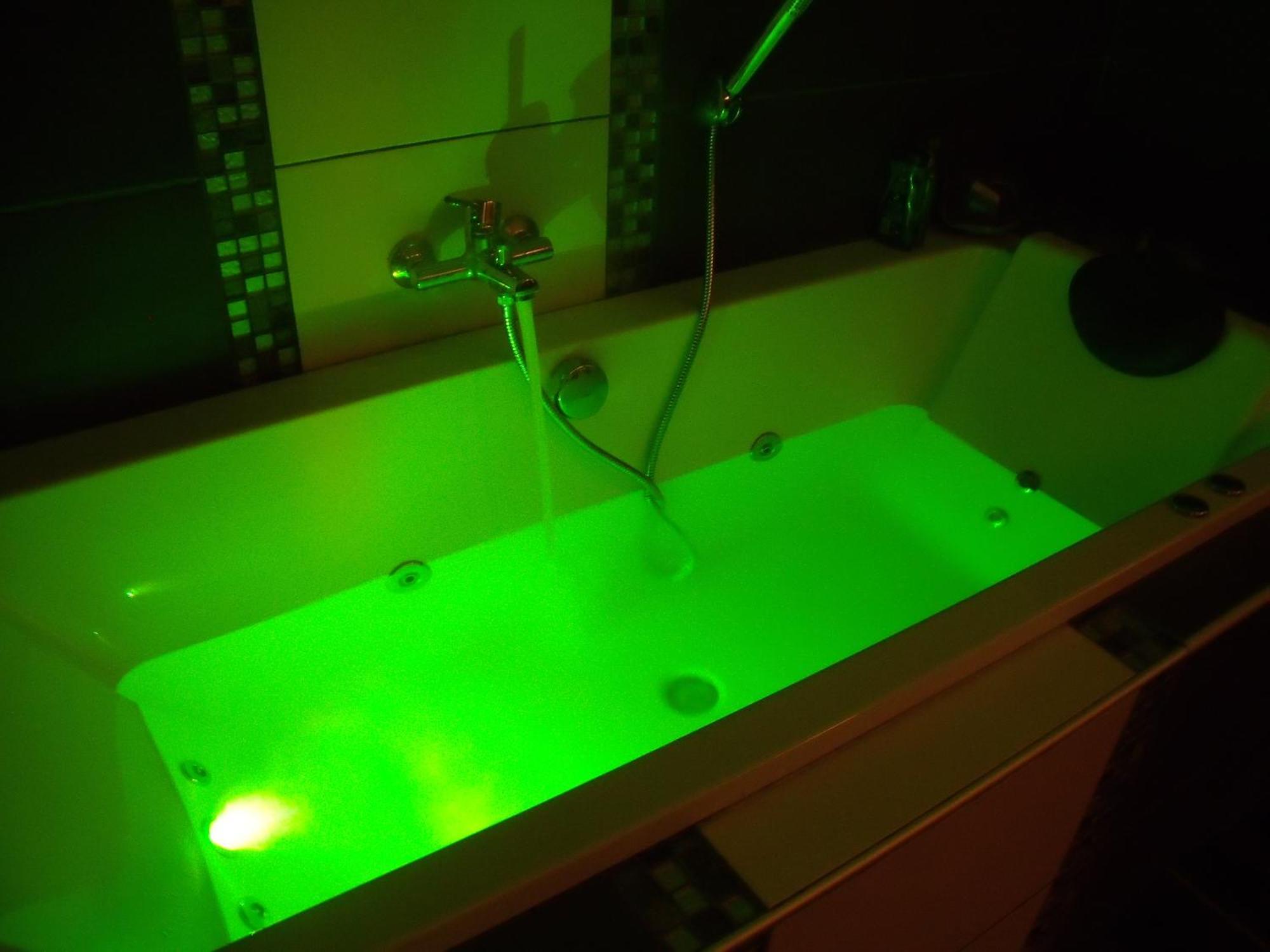 Chambres D Hotes ,Hotel ,Secret D'Une Nuit A Vicq Pres De Onnaing,Avec Piscine エクステリア 写真