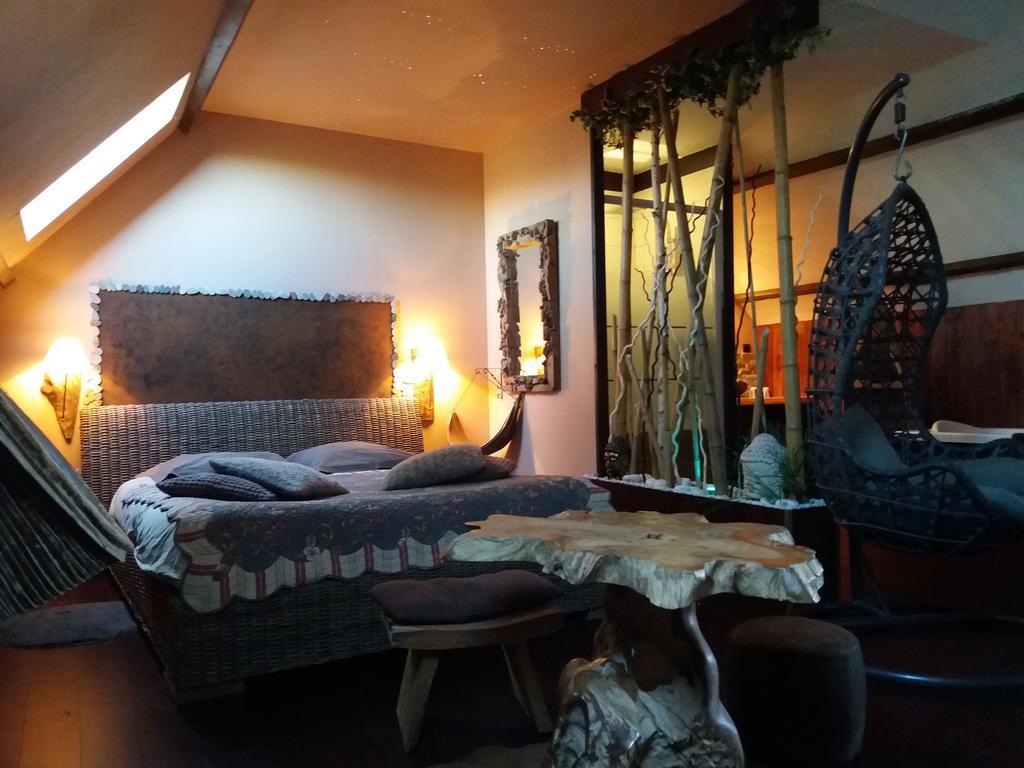 Chambres D Hotes ,Hotel ,Secret D'Une Nuit A Vicq Pres De Onnaing,Avec Piscine エクステリア 写真
