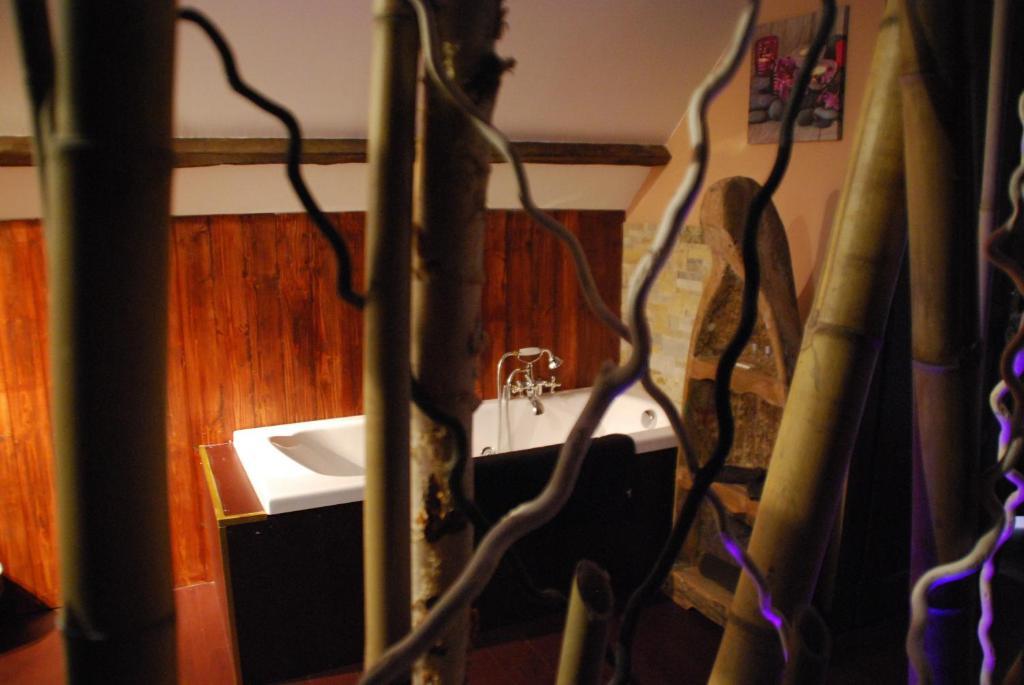 Chambres D Hotes ,Hotel ,Secret D'Une Nuit A Vicq Pres De Onnaing,Avec Piscine エクステリア 写真